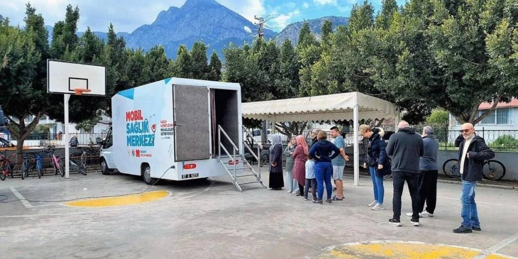 Antalya'nın ilçelerini karış karış geziyorlar: Mahallelerde ücretsiz kanser taramasıyla vatandaşlara hizmet veriyorlar! 2