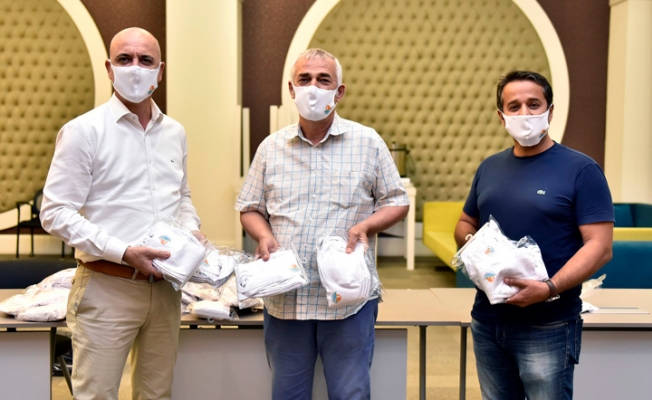 Antalya OSB çalışanlarına maske ve siperlik dağıtıldı