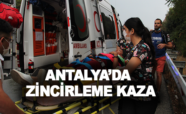 Antalya’da 6 araçlı zincirleme kaza:1'i ağır 6 yaralı