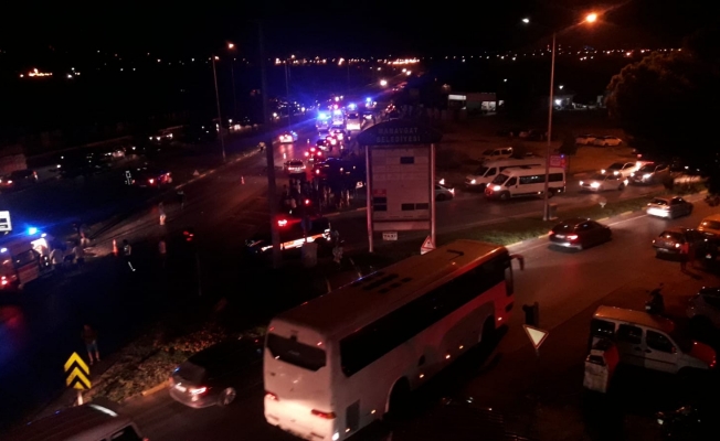 Antalya'da yolcu otobüsü ile tur otobüsü çarpıştı