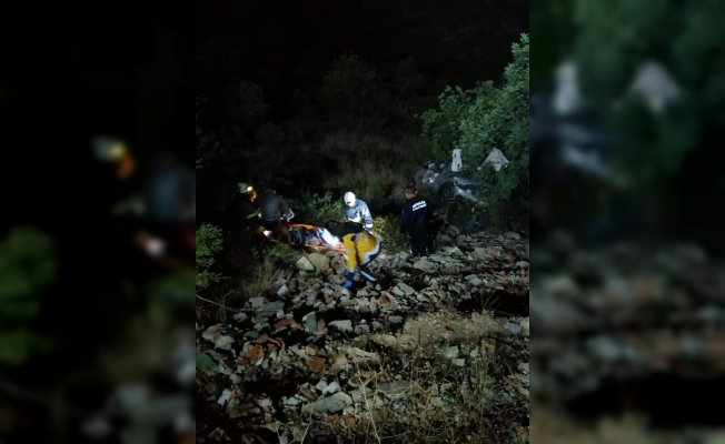 Alanya'da feci kaza, uçuruma yuvarlandılar