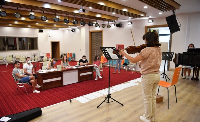 Konyaaltı Belediyesi Müzik Akademisi’ne 405 başvuru