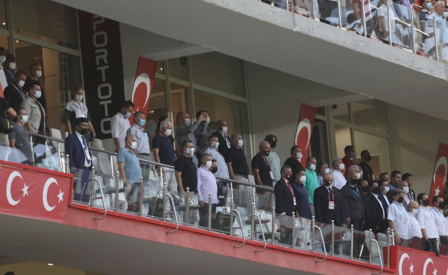 Süper Lig: Antalyaspor: 0 - Beşiktaş: 0 (Maç devam ediyor)