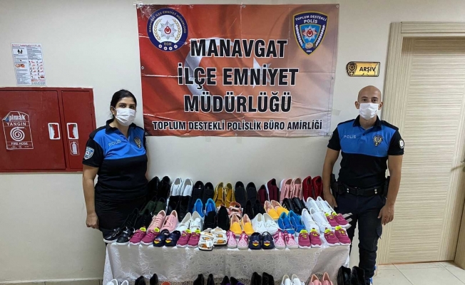 Manavgat polisi yangın bölgesinde ayakkabı dağıttı
