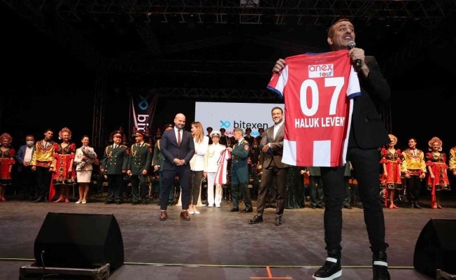 Haluk Levent, Antalyaspor için sahneye çıkacak