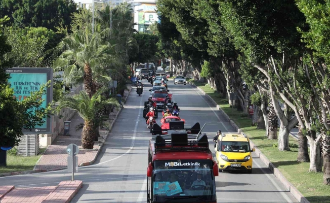 HobiFest 2021 korteji Antalya sokaklarını renklendirdi