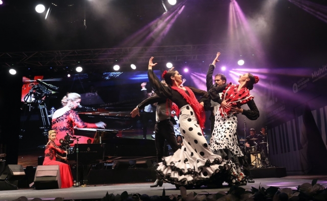 Flamenkonun yıldız ismi Antalya’da müzikseverlerle buluştu