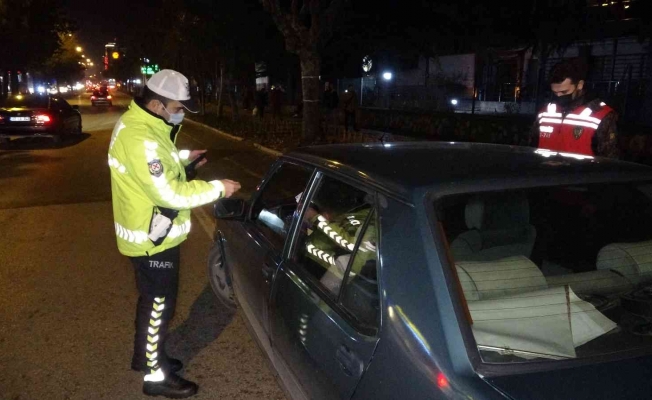 Isparta polisinden 11 ayrı ekiple trafikte alkol kontrolü