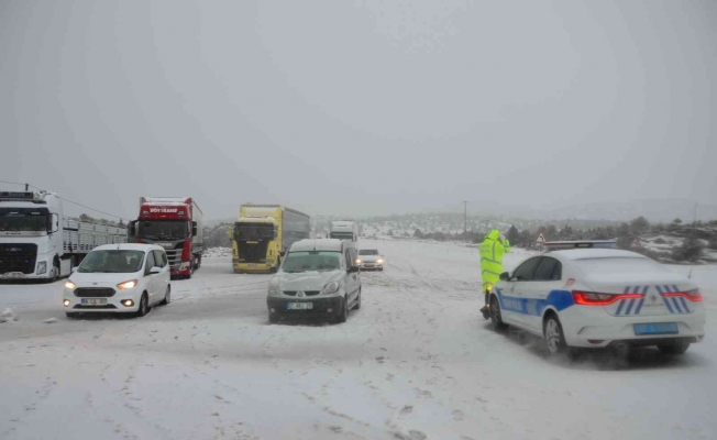 Antalya-Konya karayolu tırlar hariç araç trafiğine açıldı