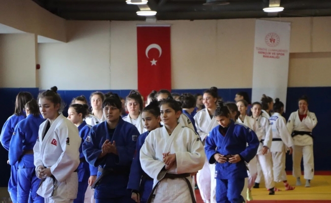 Ümit Milli Kadın Judo Takımı, Burdur’da kampa girdi