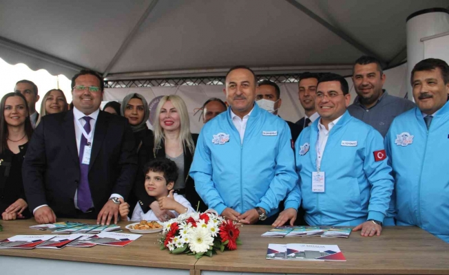 Dışişleri Bakanı Çavuşoğlu, Antalya Bilim Merkezi ve BilimFest’i gezdi