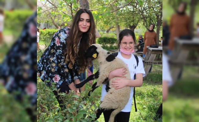 Antalya’da çocuklar tarımı ve hayvancılığı uygulamalı öğrendi