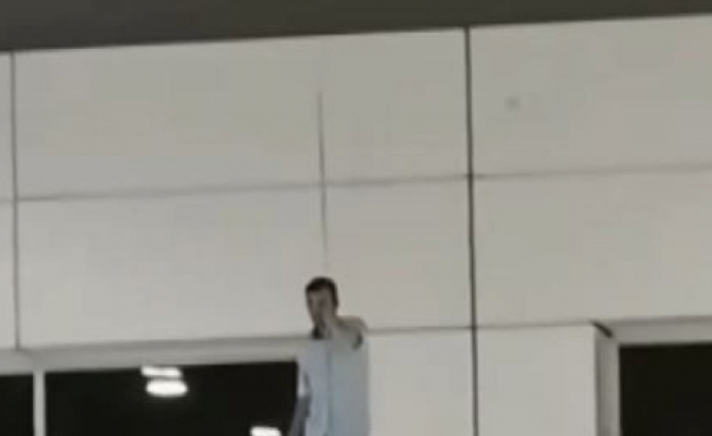 Yabancı turistin havalimanındaki intihar teşebbüsü ve kurtarılma anları  kamerada