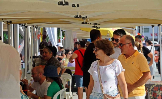 Antalya’da 7 bölgeden 81 ilin vatandaşını bir araya getiren festival