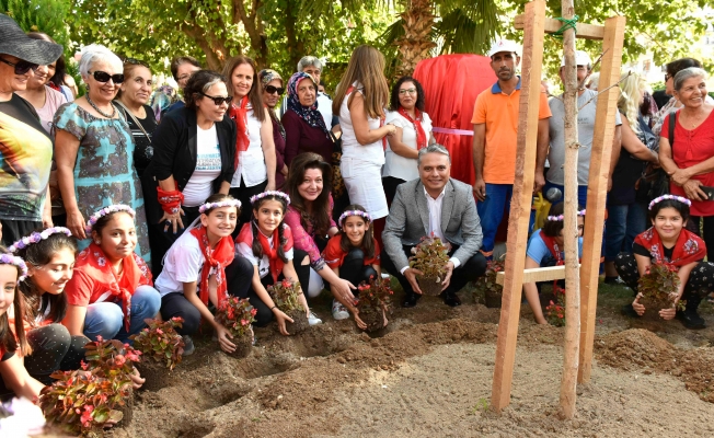 Kadınlardan Başkan Uysal’a ‘dostluk ağacı’ teşekkürü