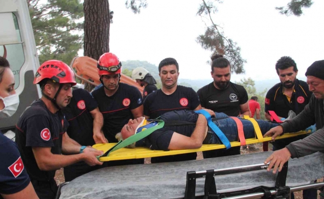Antalya’da kayalık alana düşen şahsı kurtarma seferberliği
