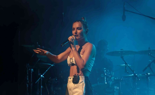 Rumen pop star Minelli’nin dünya turnesinden önceki durağı Alanya oldu