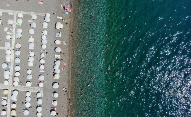 Turizm kenti Antalya’nın sahillerinde okul öncesi yoğunluk