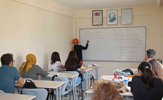Büyükşehir Belediyesinin YKS hazırlık kursu başladı