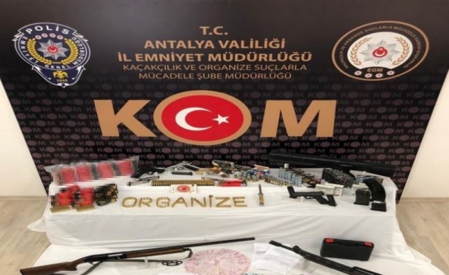 Antalya merkezli suç örgütü operasyonuna 16 tutuklama