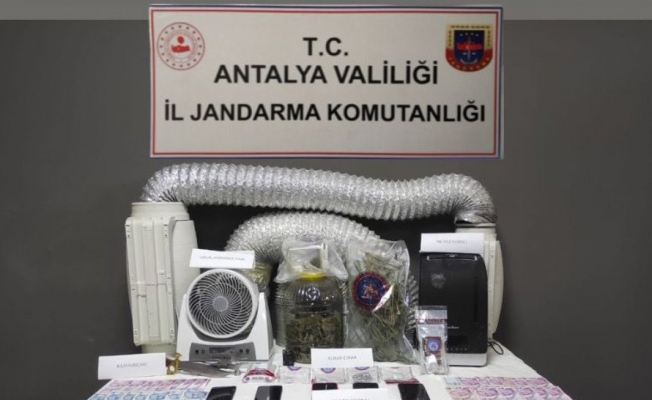 Antalya’da uyuşturucu operasyonu: 10 gözaltı