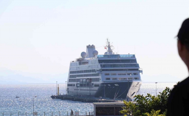 526 yolculu kruvaziyer Alanya Limanına demir attı