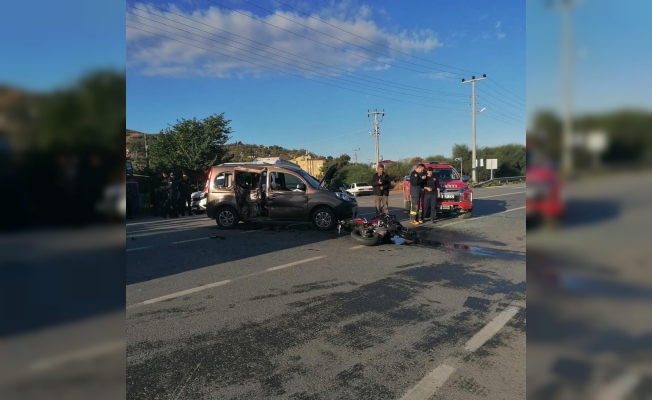 Gazipaşa’da motosikletle hafif ticari araç çarpıştı: 1’i ağır, 2 yaralı