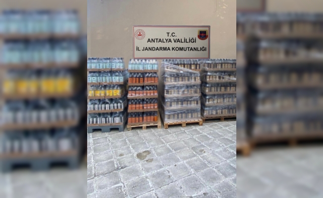 Antalya’da otelde 2 bin 265 şişe kaçak içki ele geçirildi