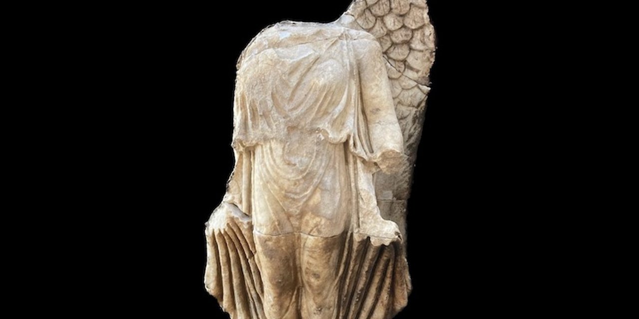 Tarih kokan keşif! Alanya'daki Antik Kentte Nike heykeli bulundu