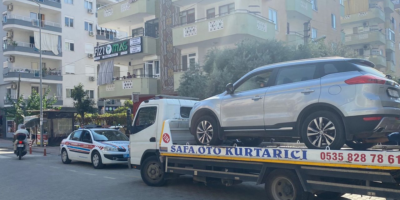 Gümrük süresi dolan 6 yabancı plakalı araç Alanya'da trafikten men edildi