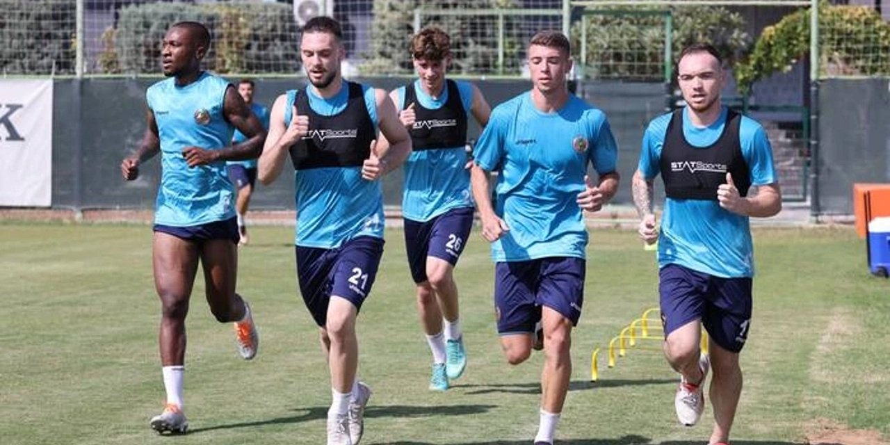 Alanyaspor, Trabzonspor maçı öncesi ilk antrenmanına çıktı!