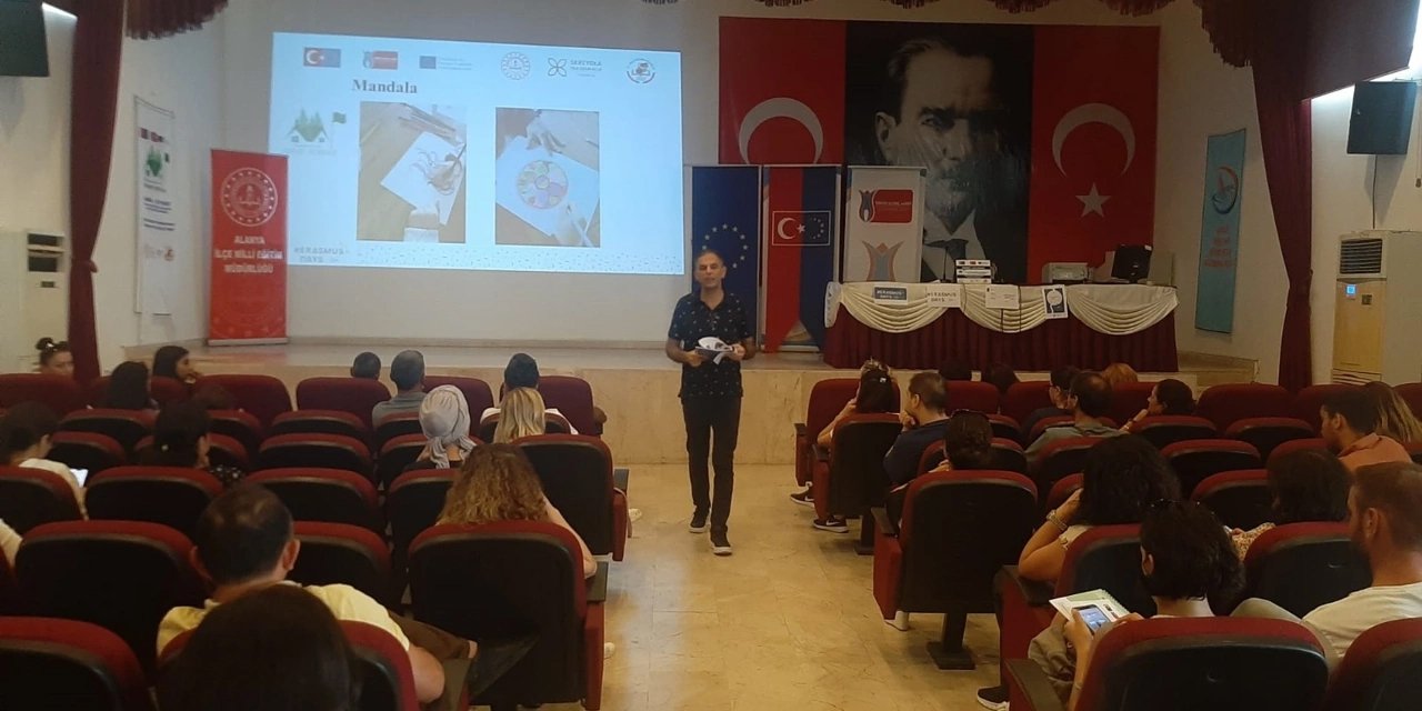 Alanya'da Erasmus+ Programı Tanıtım Semineri büyük ilgi gördü!