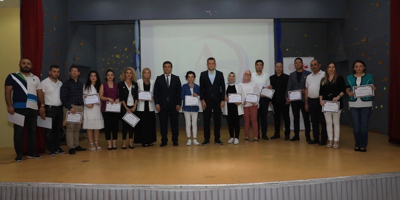 Alanya'da proje hazırlayan öğretmenlere Kaymakam Ürkmezer'den özel ödül!