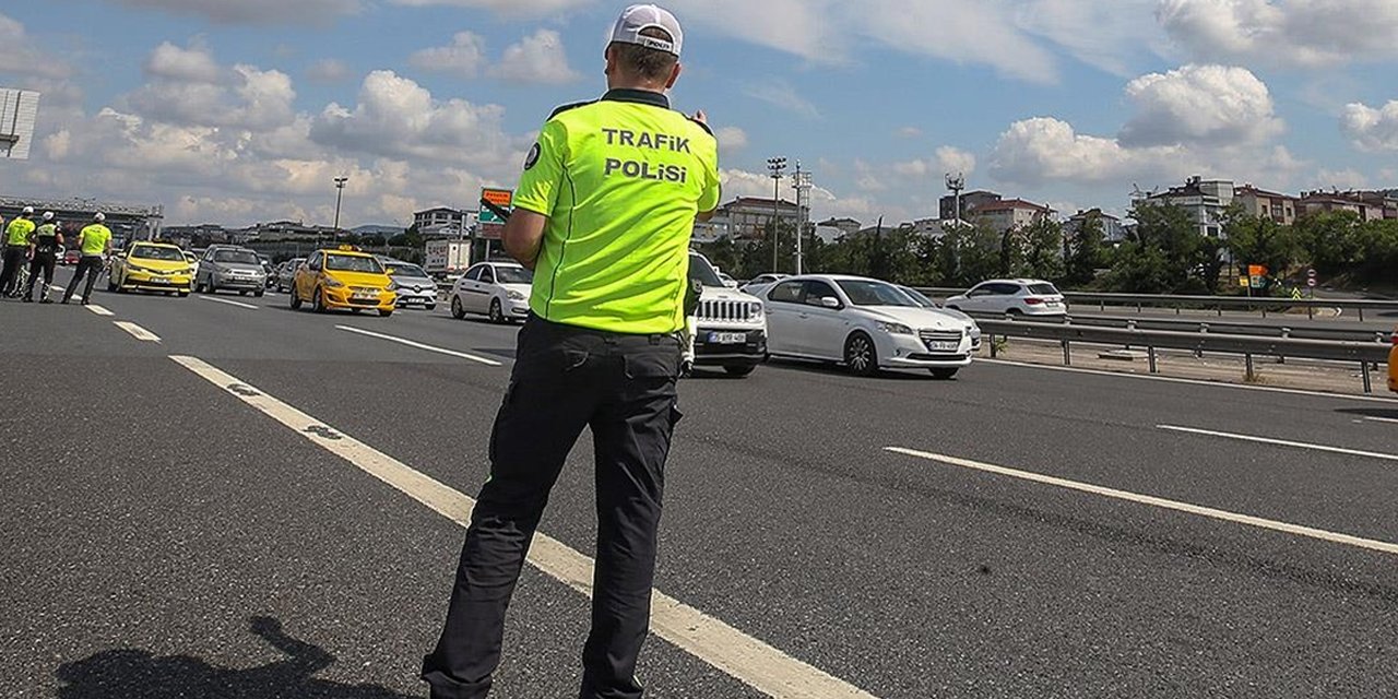 Antalya'da trafik denetimi! 1,326 kişiye işlem yapıldı