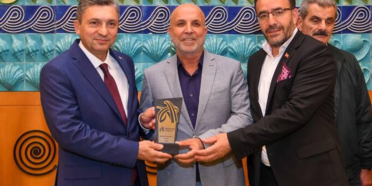 Hasan Çavuşoğlu'na Avrupa Atletizm Birliği'nden ödül!