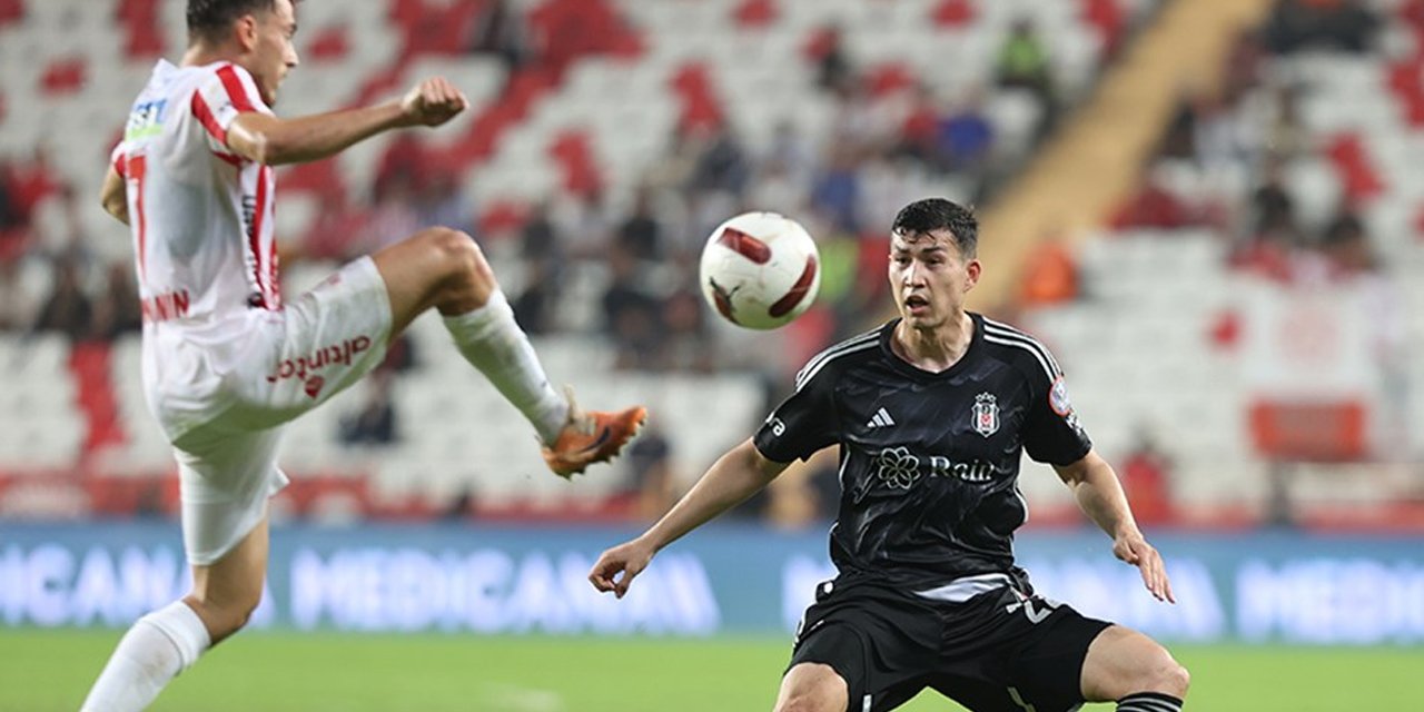 Antalyaspor'un Beşiktaş'a karşı zaferi! Spor yazarları maçı değerlendirdi