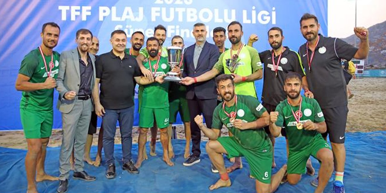 Alanya'da kumda futbolun şampiyonu Erciş Spor oldu!