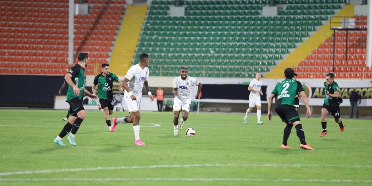 Alanyaspor, Kocaelispor'u Balkovec'in golüyle yendi
