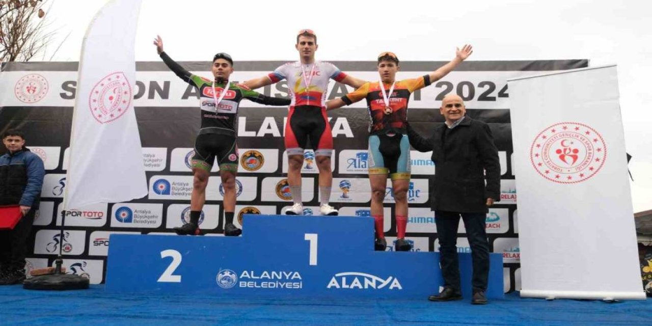 Alanya'da Gerçekleşen Türkiye Bisiklet Kupası 1. Etap Yol Yarışı Puanlı Bir Şölenle Son Buldu