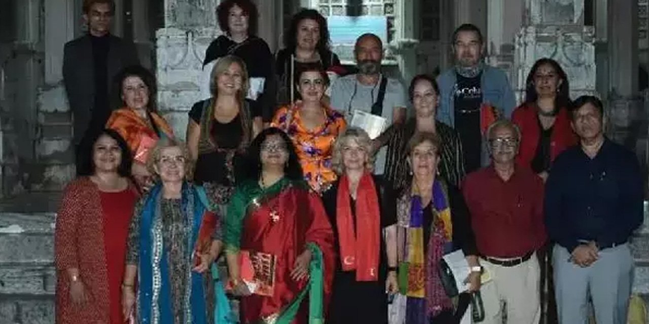 Hindistan'da Antalya esintisi! Sempozyumda keçe sanatını anlattı