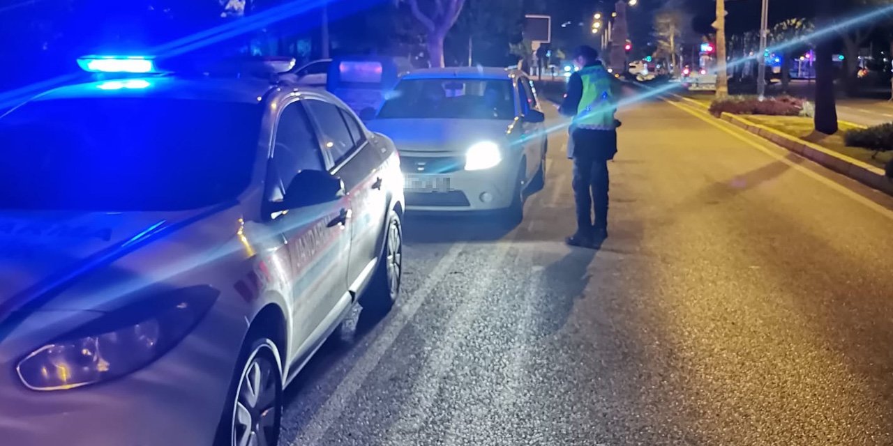 Alanya'da trafik uygulaması! 121 sürücüye cezai işlem