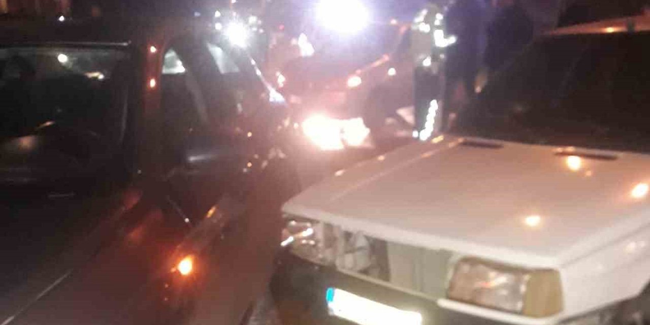 Alanya'da zincirleme trafik kazası! Sürücü yaralandı