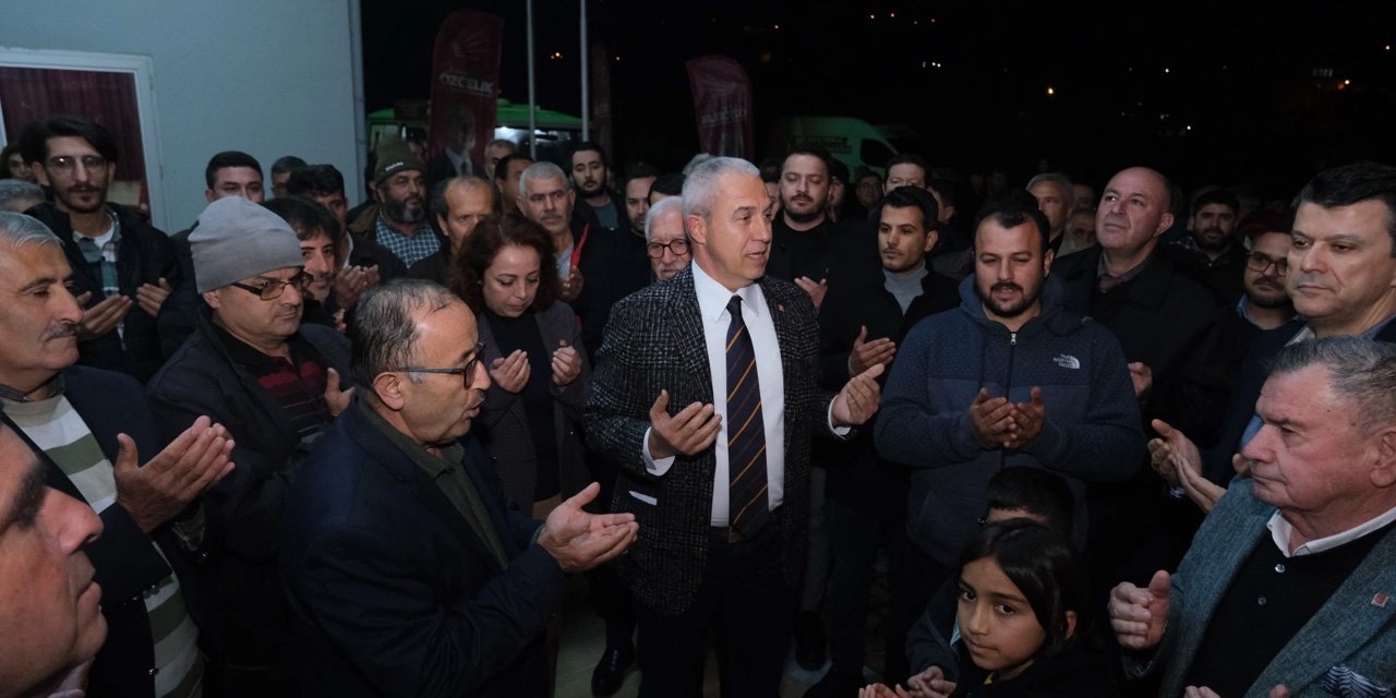 Halkın sorularını yanıtlayan CHP adayı Osman Özçelik: Değişim vakti geldi!