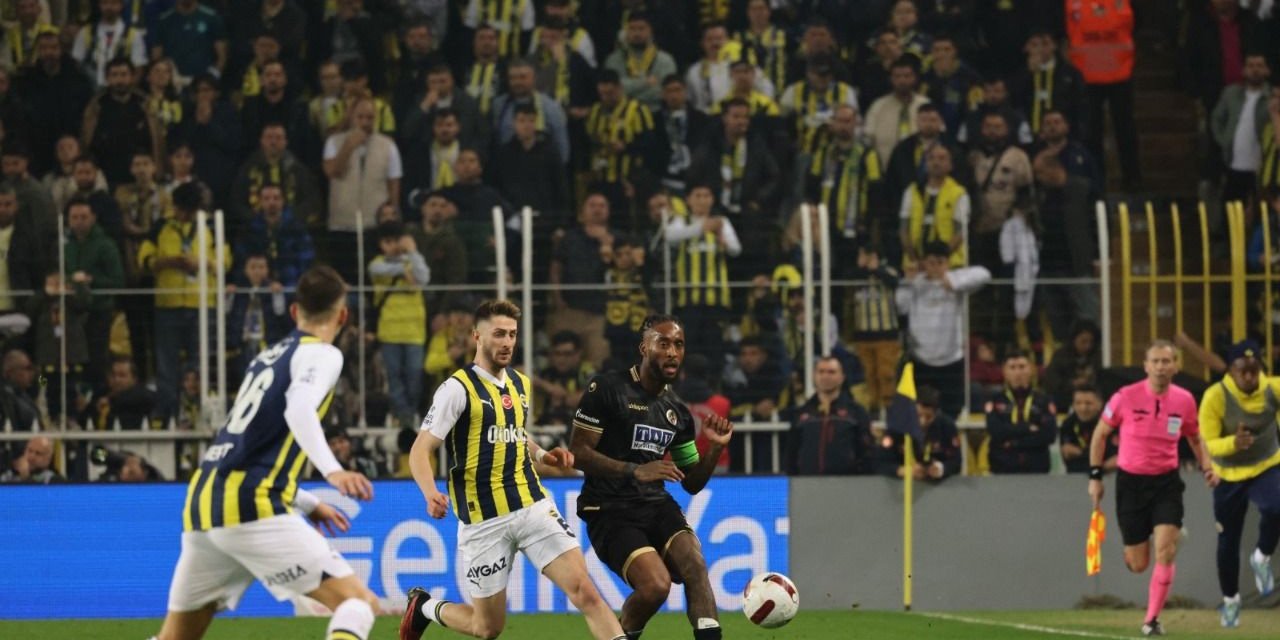 Alanyaspor deplasmanda Fenerbahçe'yle berabere kaldı!