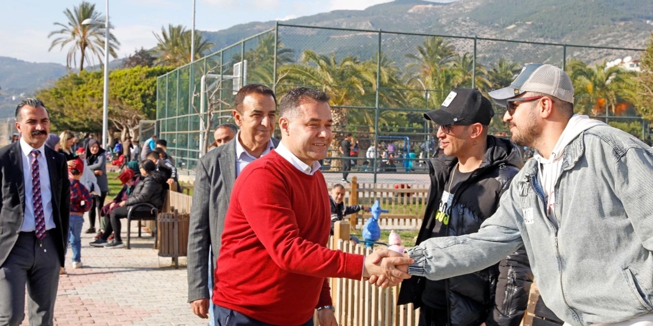 Başkan Yücel, Damlataş bölgesinde vatandaşlarla buluştu!