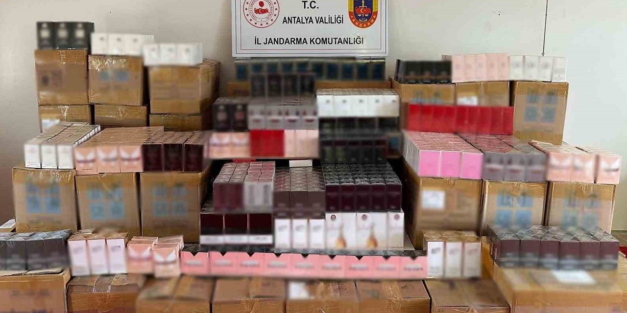 Alanya'da kaçakçılara darbe! 4 milyon değerinde ürün ele geçirildi