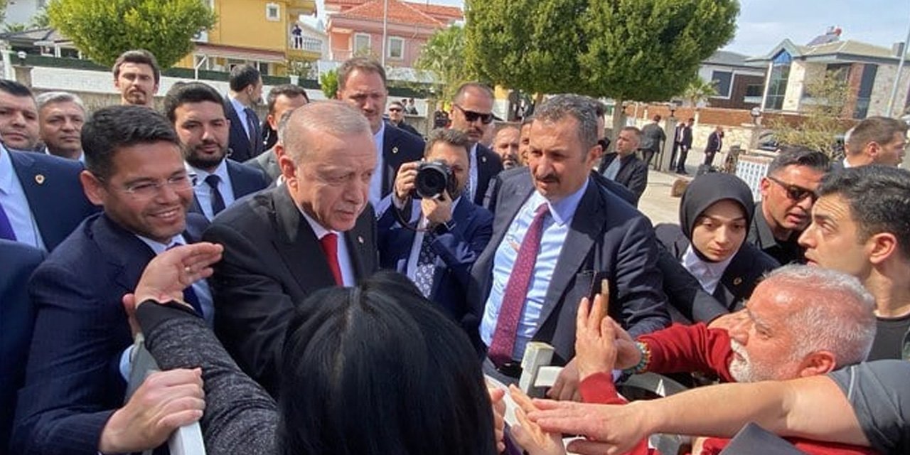 Cumhurbaşkanı Erdoğan Antalya'da sevgi göterileriyle karşılandı!