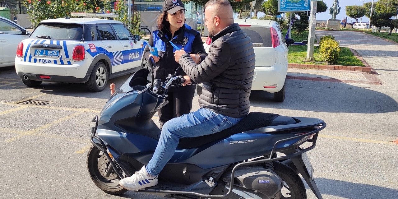 Alanya'da motosiklet sürücülerine trafik bilgilendirilmesi!