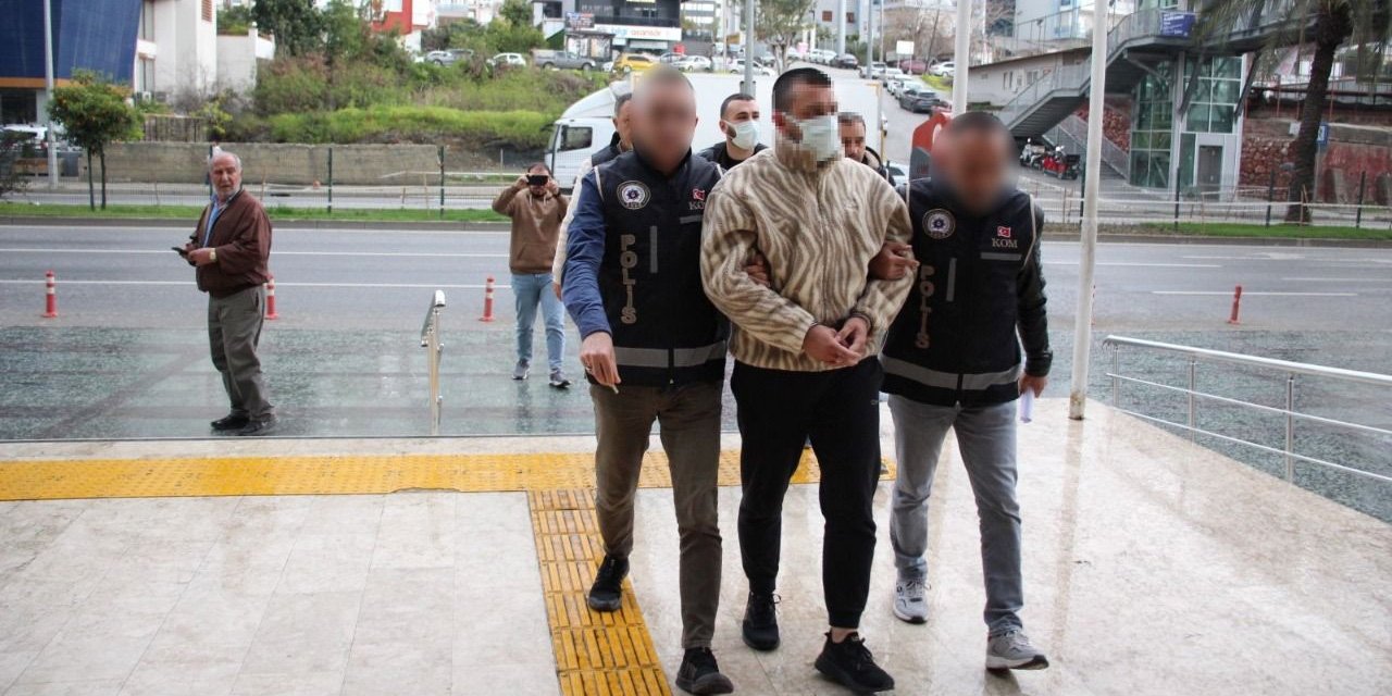 Alanya'da yasa dışı bahis operasyonunda 2 kişi tutuklandı