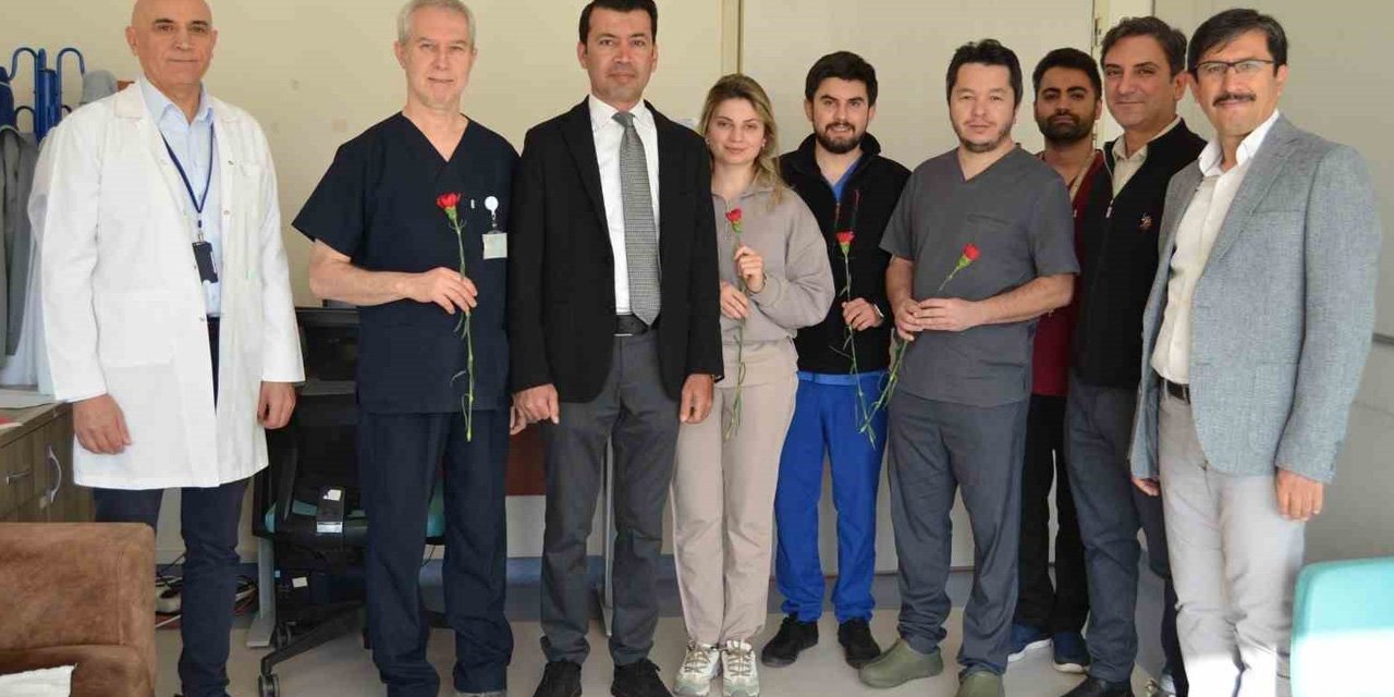 Alanya'da görev yapan doktorların Tıp Bayramı unutulmadı